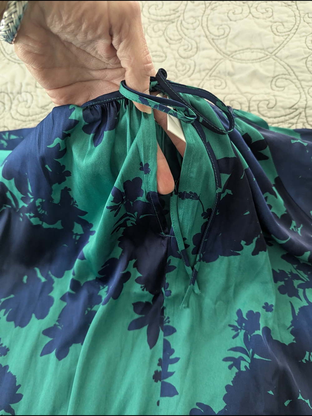 NWT Nine West Silky Floral Blouse - Picture 5 of 9